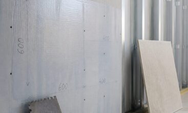Как приклеить керамогранит к гипсокартону, фанере, металлу