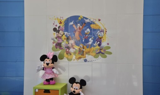 Плитка Azteca Disney Hands Friends Red 30x60 0R07