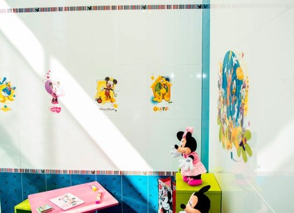 Плитка Azteca Disney Hands Friends Red 30x60 0R07