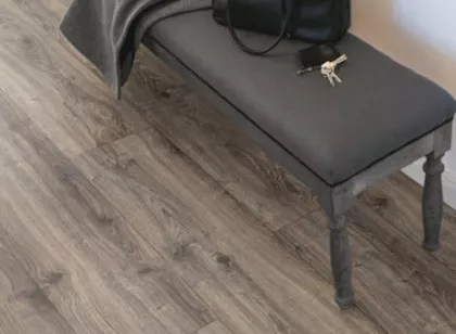 Плинтус Egger Medium Дуб Кортон белый L494